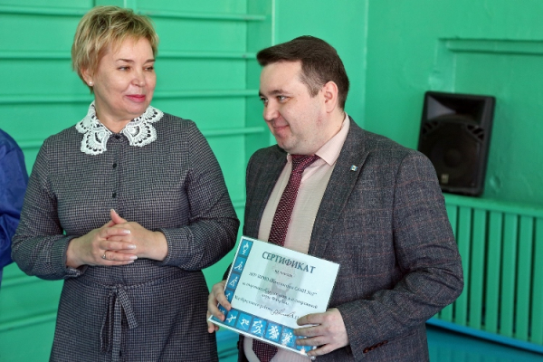  Комплекты для игры во флорбол передали 12 школам Иркутского района 